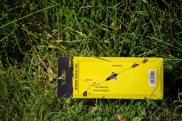 Black Cat Worm River Rig 2m 2/0 2pcs