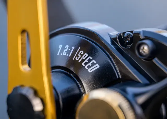 Black Cat Battle Cat Vertical Baitcasting-Rolle 710 7.2:1 15kg 390g LH