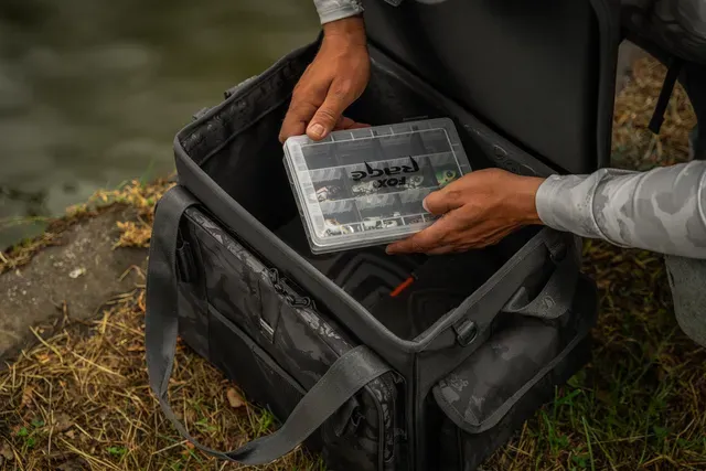 Fox Rage Camo Voyager Moulded XL Carryall 50x33x31cm