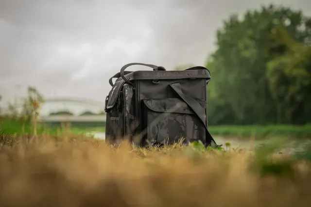 Fox Rage Camo Voyager Moulded XL Carryall 50x33x31cm