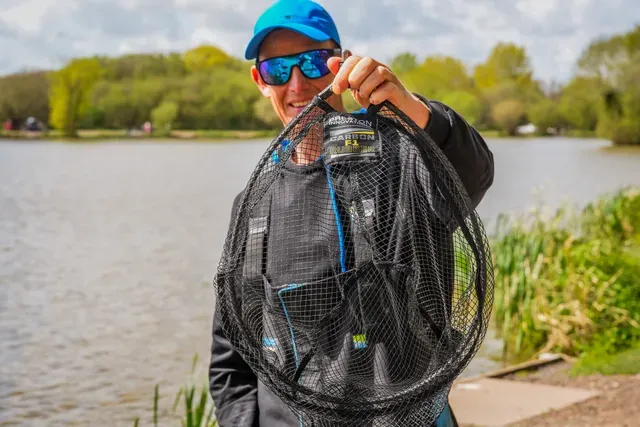 Preston Carbon F1 Kescher 41cm Latex