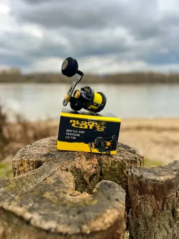 Black Cat Battle Cat Vertical Baitcasting-Rolle 710 7.2:1 15kg 390g LH