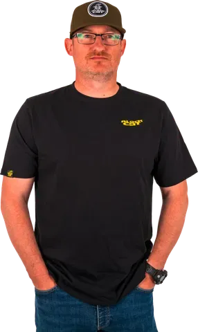 Black Cat Chase Dreams Black Tee XL