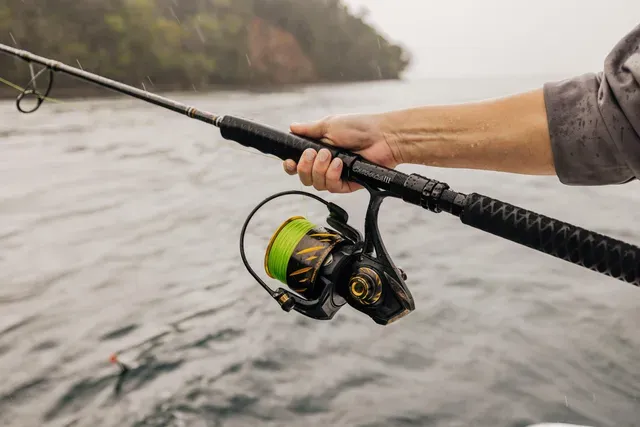 Penn Authority 5500 669g 18.1kg 91cm 5.2:1