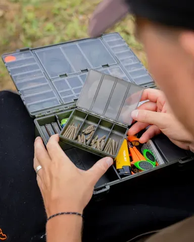 Fox Edges Loaded Medium Tackle Box 27x19x7cm 37 Compartments Plastic