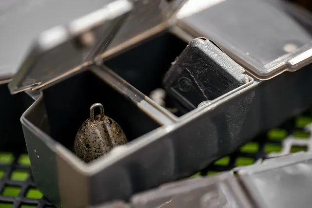 Preston Accessory Box 4 Compartment Shallow Magnetic