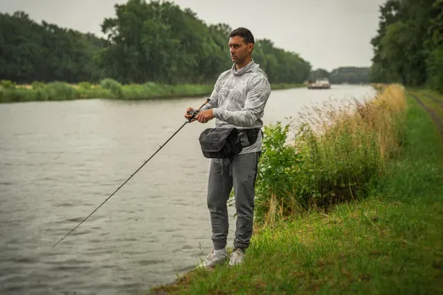 Fox Rage Camo Voyager Belt Carryall 28x15x19cm 2 Compartments