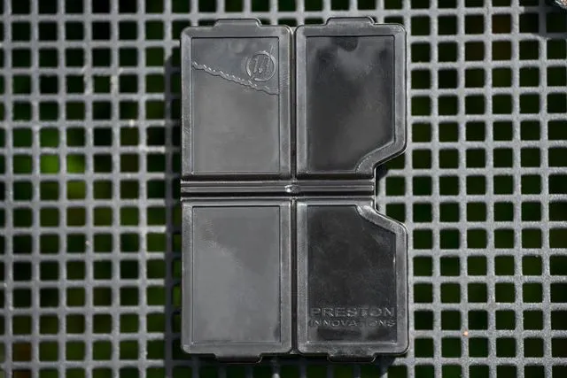 Preston Accessory Box 4 Compartment Shallow Magnetic