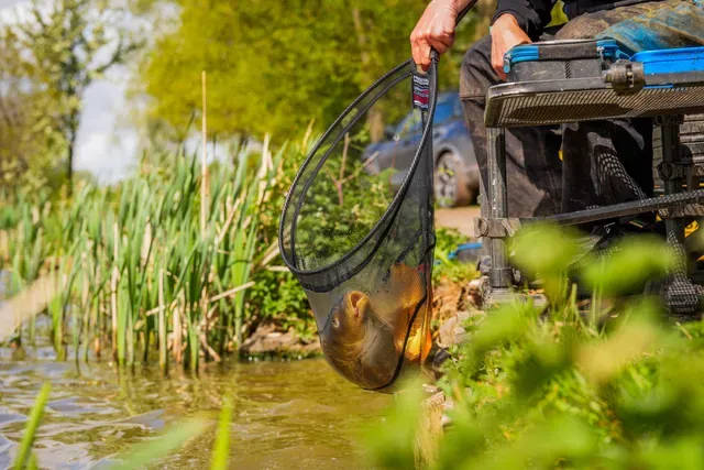 Preston Carbon Hair Mesh Kescher 45.7cm Carbon Hair Rig Safe