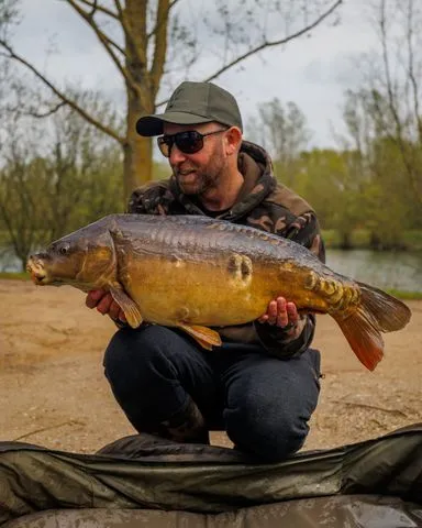 Fox AV8 Polarized Glasses Black Frame Camo Arms Brown