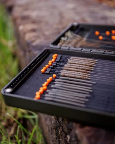 Fox Edges Rig Box Medium 2 Compartments