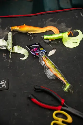 Fox Rage Pro Shad Loaded 18cm 46g Natural Perch