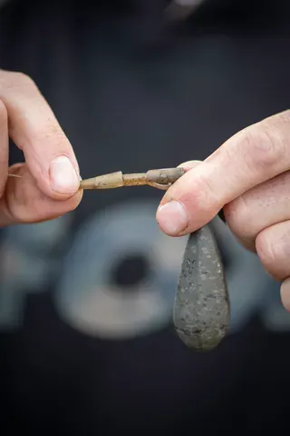 Fox Edges Camo Lead Clip + Pegs Size 7 10pcs