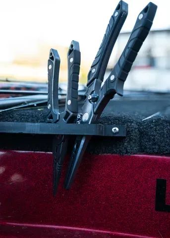 Fox Rage Belt Pliers 18.4cm Tungsten Carbide Side Cutters Serrated 420 Stainless Steel