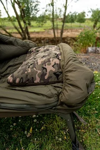 Fox Ven-Tec All Season Sleeping Bag 220cm 100% Polyester 3–5 Season