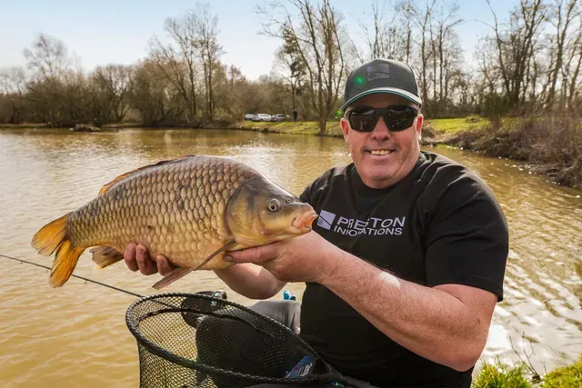 Preston Lightweight Black Raglan T-Shirt S
