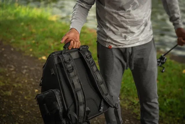 Fox Rage Camo Voyager Rucksack 42x24x45cm 5 Waterproof Base