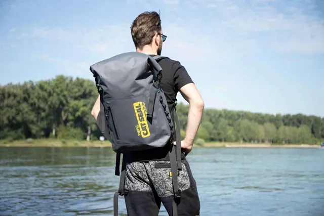 Black Cat Cat Seal 30l WP 500D PVC Tarpaulin Rucksack