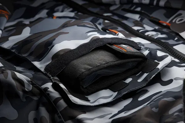 Savage Gear Flip Wallet Rig And Lure 14x14cm 8 Compartments 600D Polyester