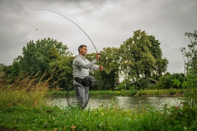 Fox Rage Camo Voyager Belt Bag 68x21x18cm