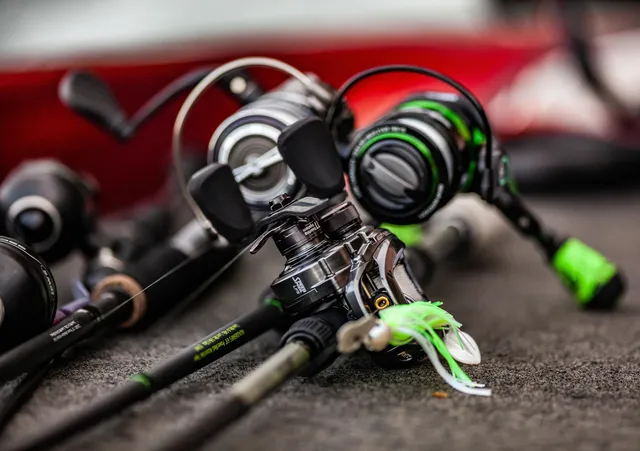 Lew's Custom Lite SLP Speed Spool Baitcasting Reel CL1SHL 7.5:1 Left