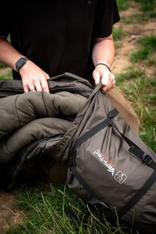 Fox Ven-Tec Thermal Bedchair Cover 240cm