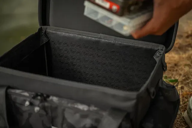 Fox Rage Camo Voyager Moulded XL Carryall 50x33x31cm