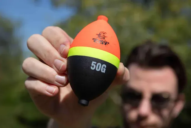 Black Cat Hard Core Float 50g Black/Red