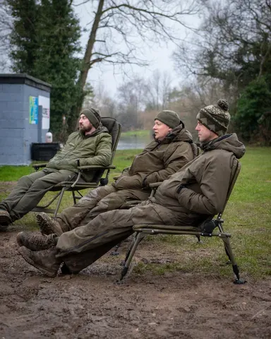 Fox Voyager Compact Recliner 57cm 65cm 5.5kg Polyester