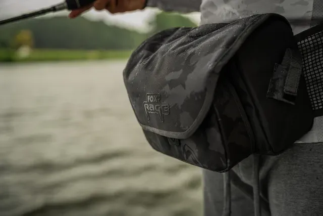 Fox Rage Camo Voyager Belt Carryall 28x15x19cm 2 Compartments