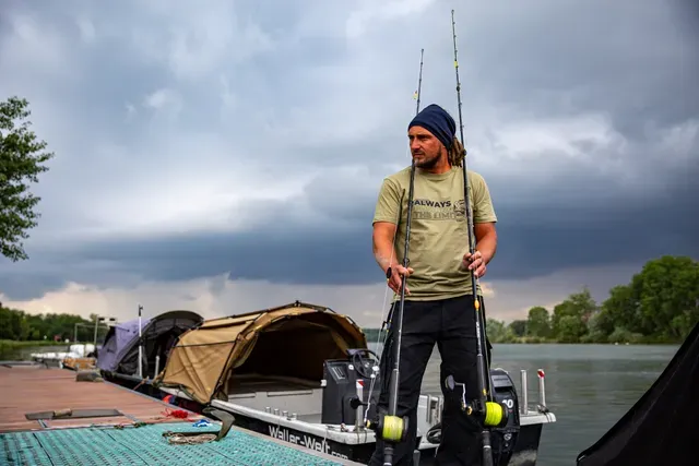 Black Cat Buster LH Spare Spool 650 16kg 750g 5.2:1