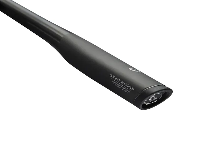 Savage Gear Revenge SG8 Fast Shad Spinning Rod 2.7m 18–72g 2pc 158g