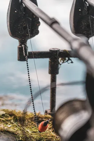 Fox Black Label Dinky Bobbins 15cm White