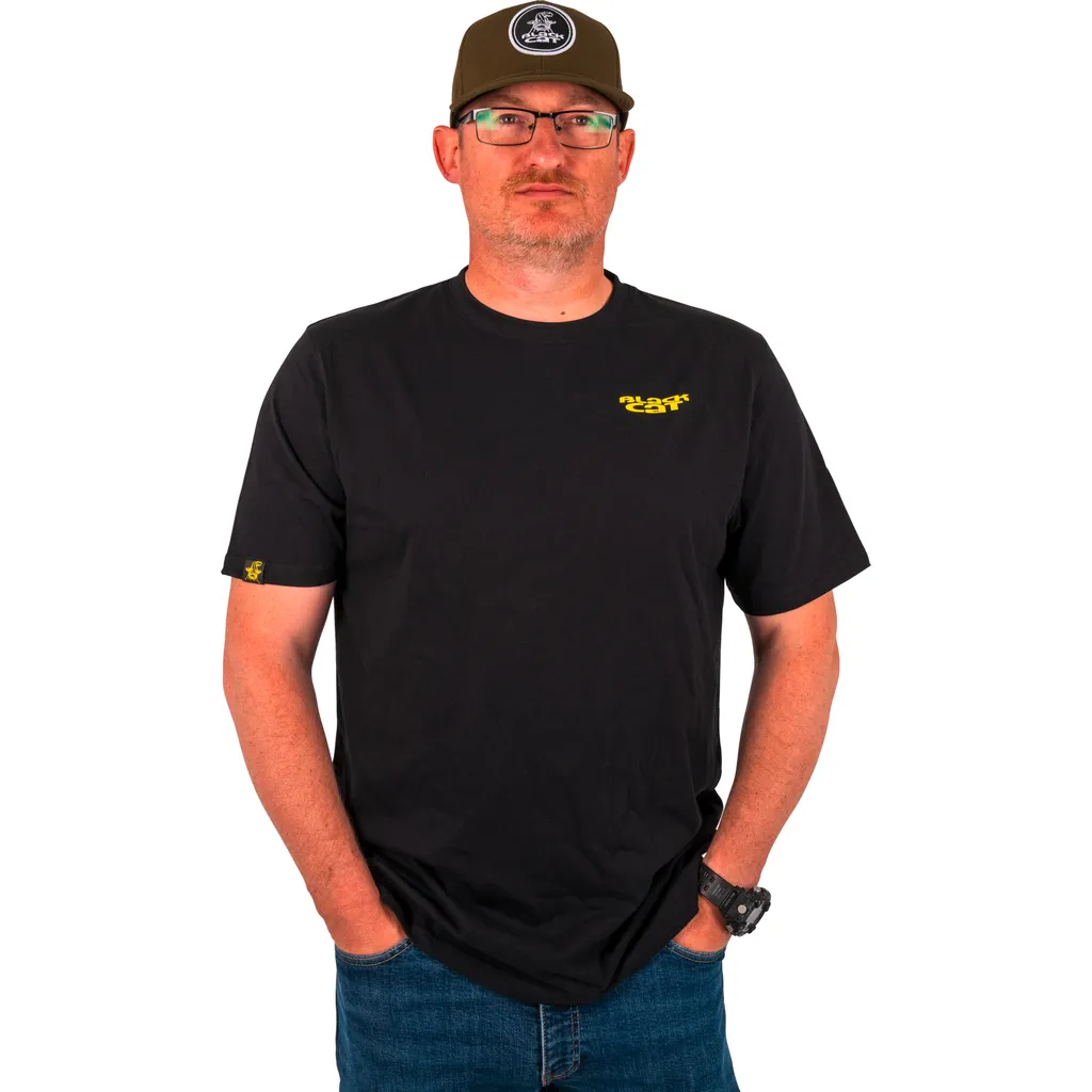 Black Cat Chase Dreams Black Tee L