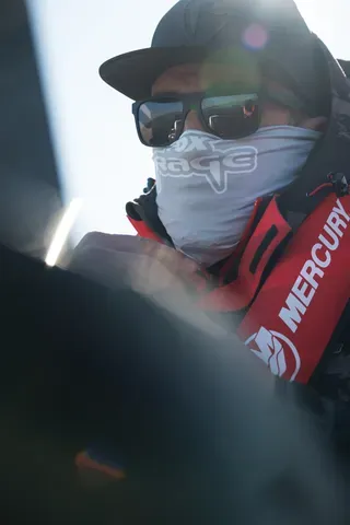 Fox Rage Light Grey Snood 83% Polyester 17% Elastane