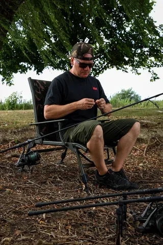 Fox Duralite Recliner Arm Chair 3.75kg 46cm 52cm 150kg