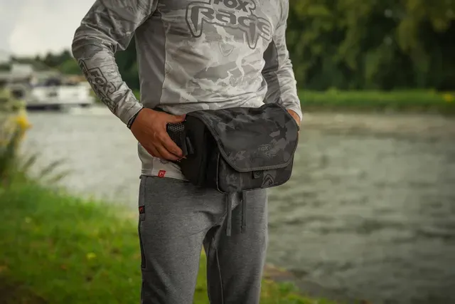 Fox Rage Camo Voyager Belt Carryall 28x15x19cm 2 Compartments