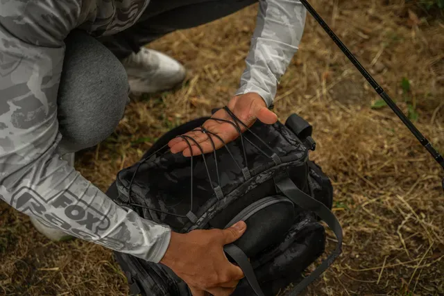 Fox Rage Camo Voyager Tackle Bag Medium