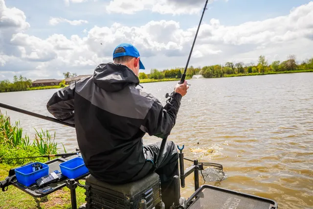 Preston DF Lite Suit M