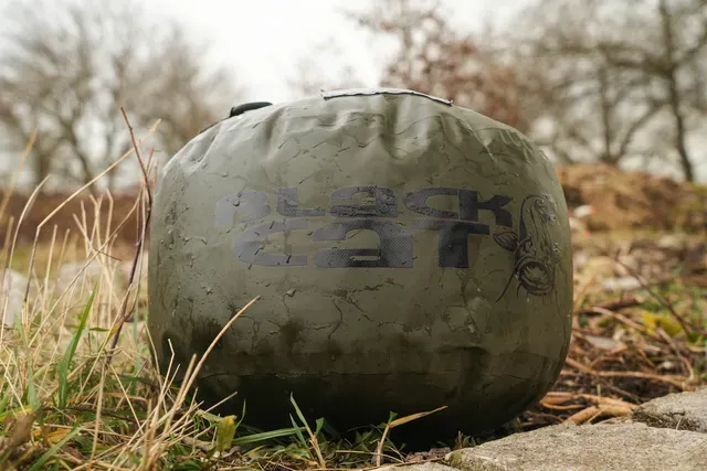 Black Cat S Buoy 25cm PVC Glow