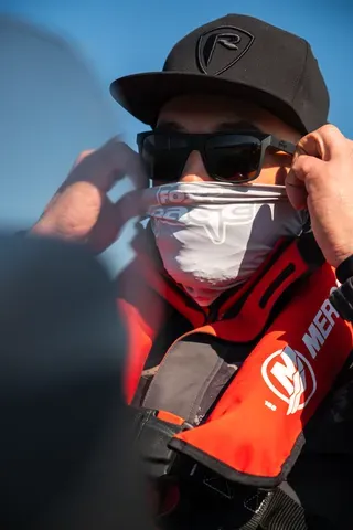 Fox Rage Light Grey Snood 83% Polyester 17% Elastane