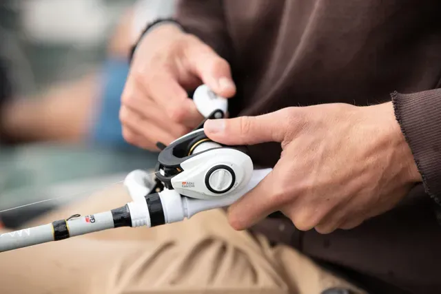 Abu Garcia Max Pro Low Profile Baitcasting Reel LP 7.1:1 Left