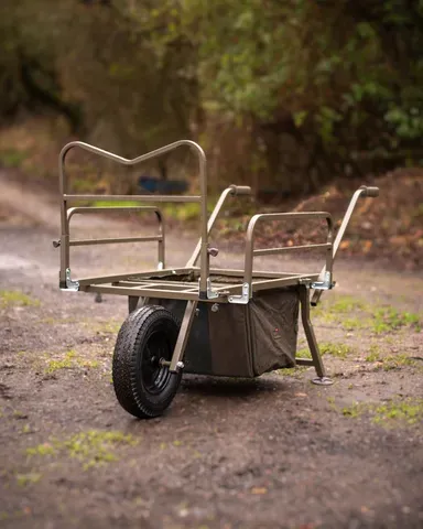 Fox Voyager Barrow Plus 1 17.45kg 94cm Pneumatic