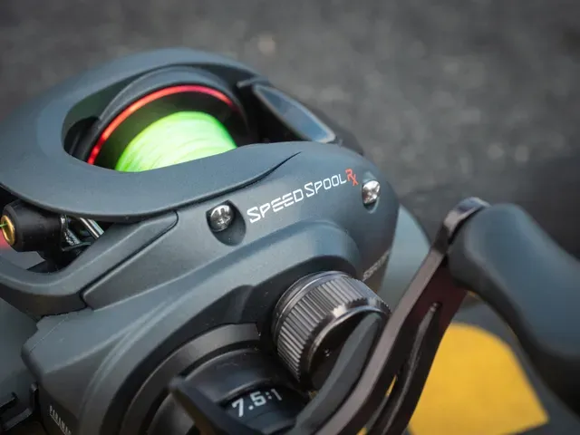 Lew's Speed Spool RX Baitcastingrolle 34 7.5:1 193g 9.1kg