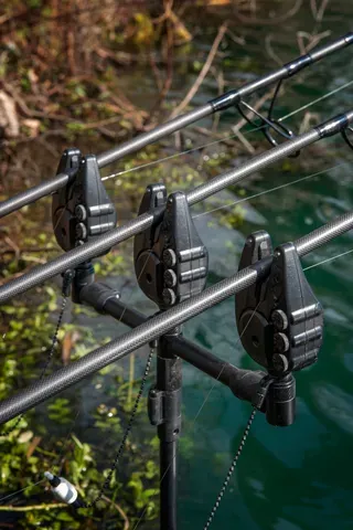 Fox Black Label QR Buzz Bar 3 Rod Adjustable 25–28cm Aluminium