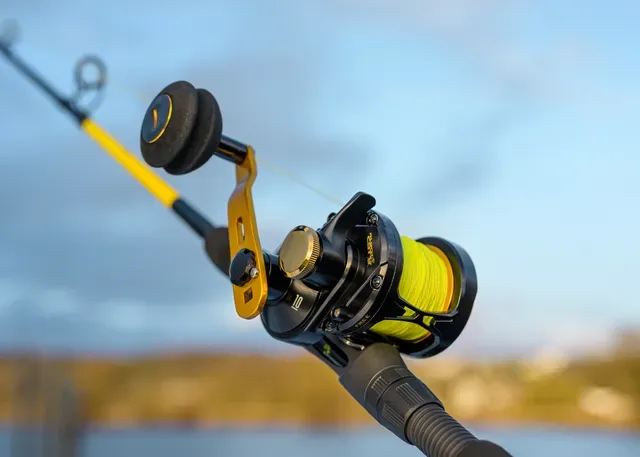 Black Cat Battle Cat Vertical Baitcasting-Rolle 710 7.2:1 15kg 390g LH