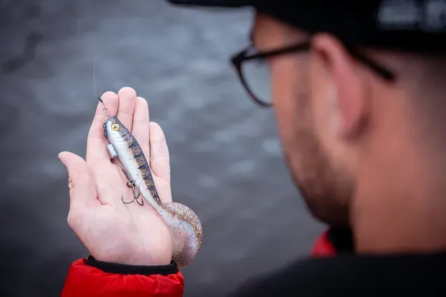 Fox Rage Pro Grub Loaded 17g 12cm Treble #6 UV Glitter Perch