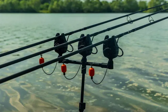 Fox Black Label QR Buzz Bar 3 Rod Adjustable 25–28cm Aluminium