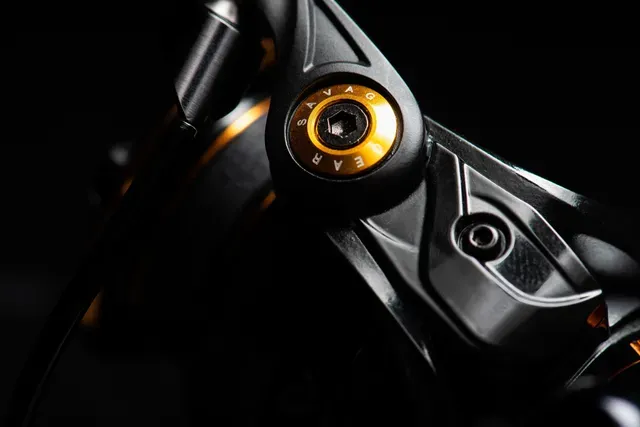 Savage Gear SG8 Spinning Reel 2500H 9