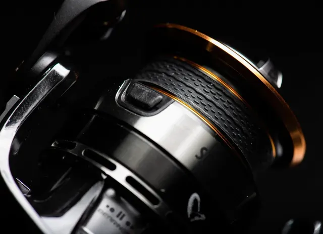 Savage Gear SG8 Spinning Reel 2500 650g 9